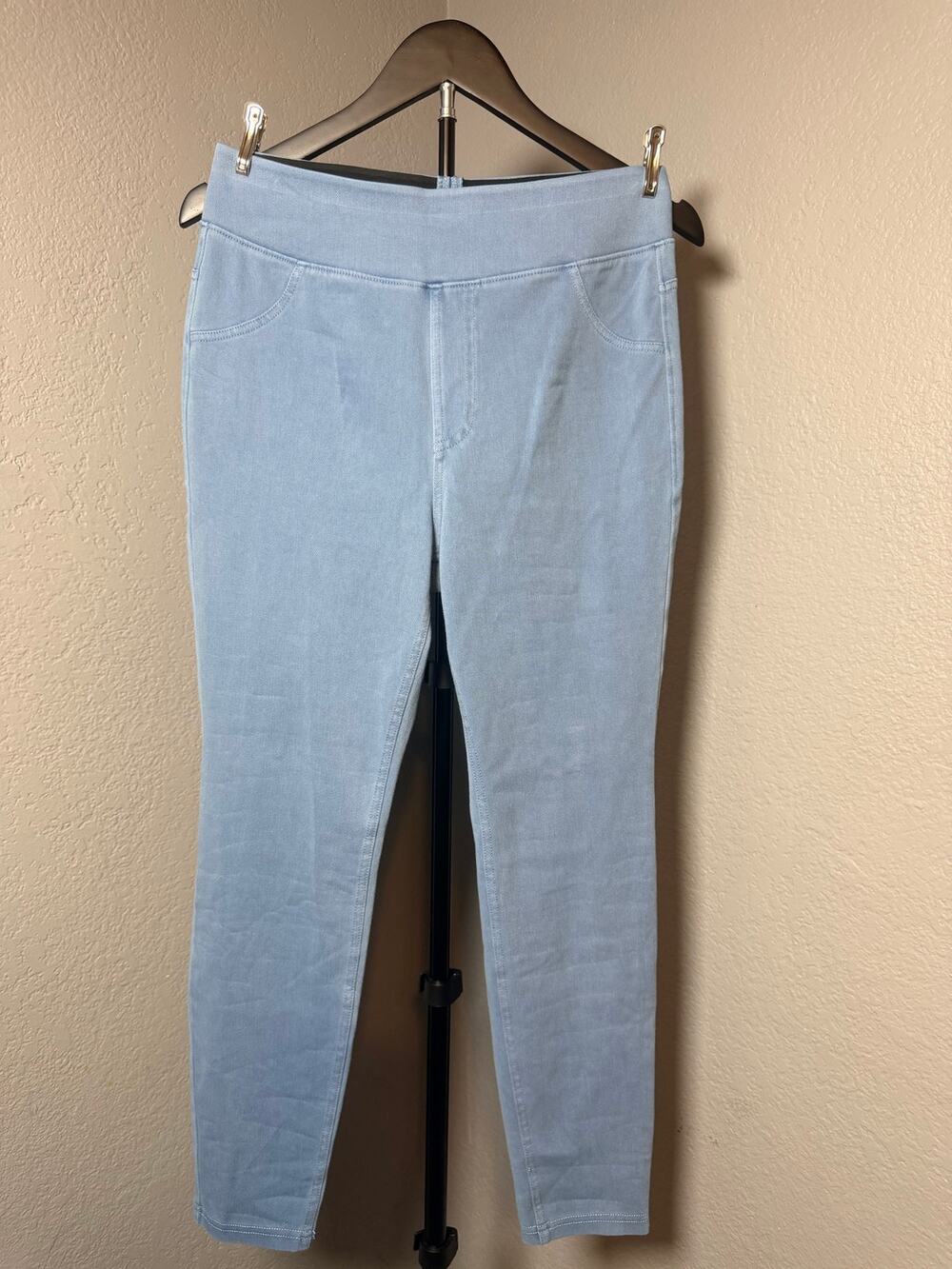 Halara Light Wash Denim Look Pull-On Jeggings Size Medium 7/8 NWT